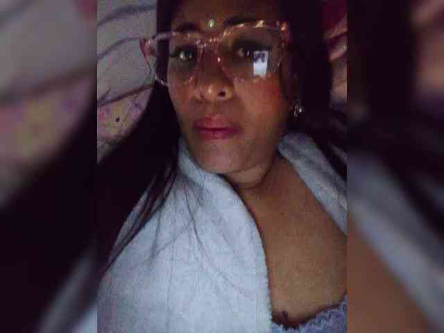Letty33 webcam