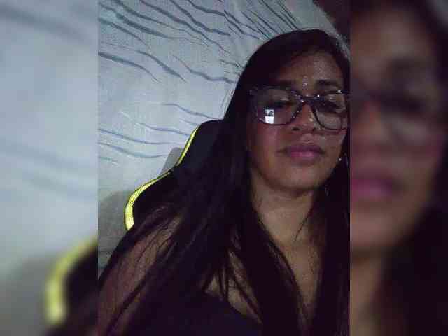 Letty33 webcam