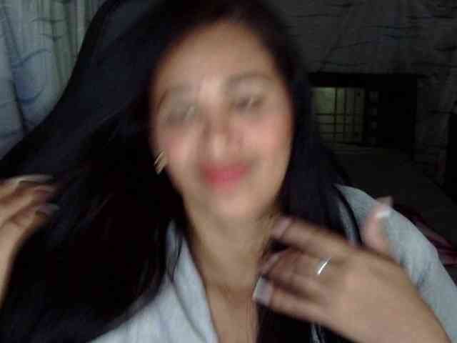 Letty33 webcam