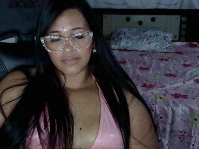 Letty33 webcam