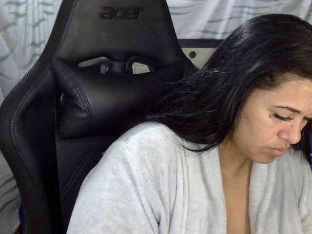 Letty33 webcam