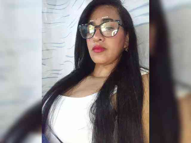 Letty33 webcam
