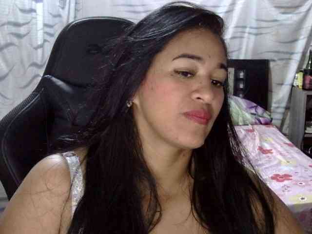 Letty33 webcam