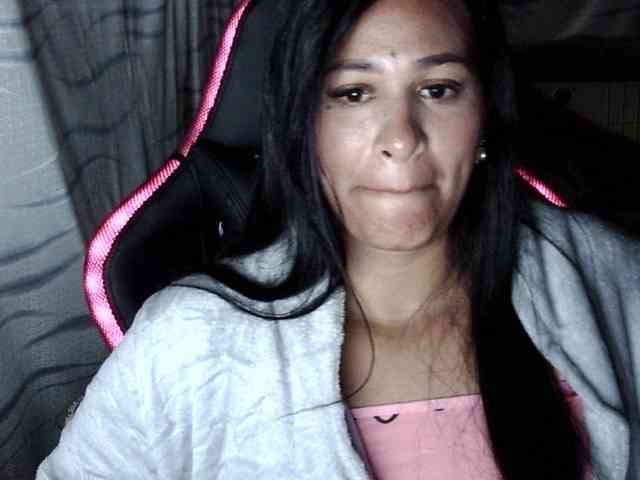 Letty33 webcam
