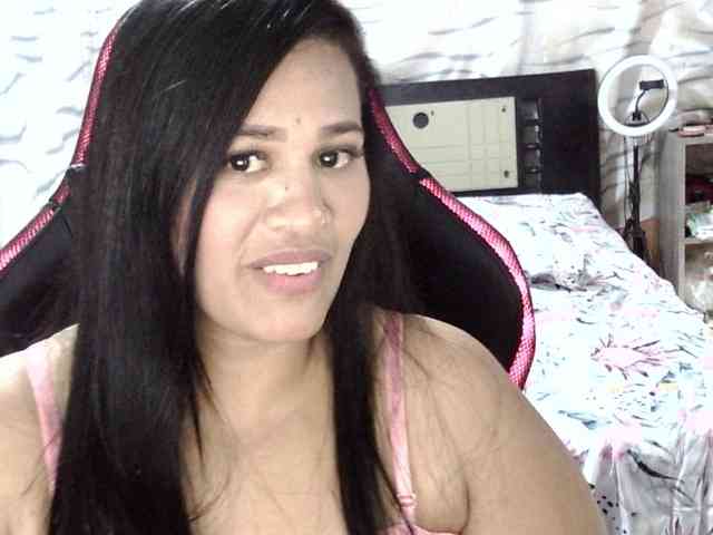 Letty33 webcam