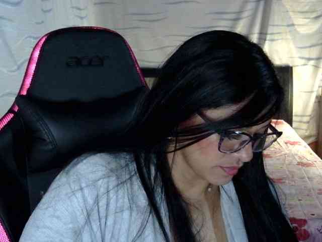 Letty33 webcam