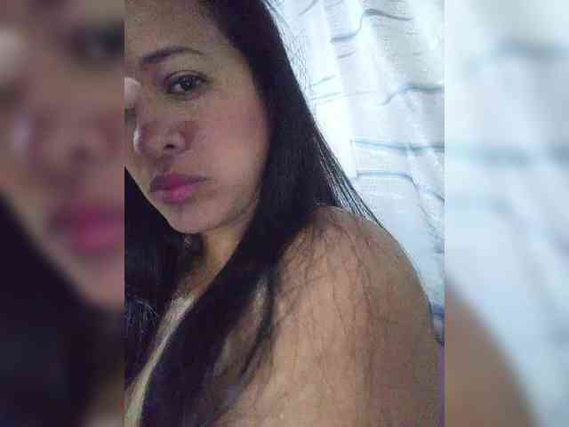 Letty33 webcam