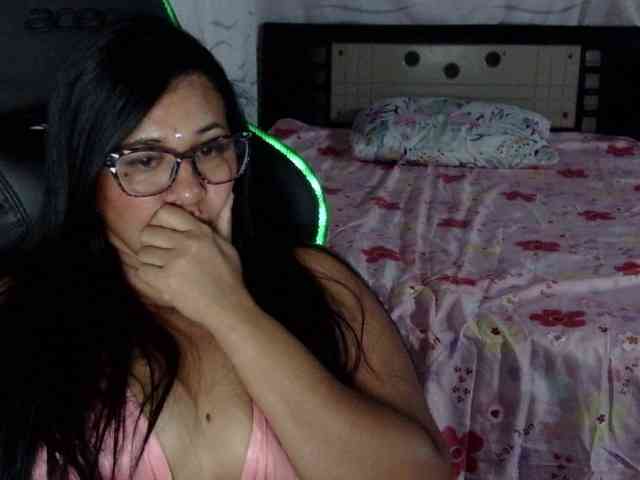 Letty33 webcam