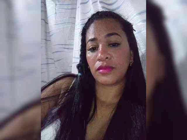 Letty33 webcam
