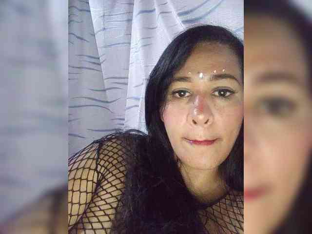 Letty33 webcam
