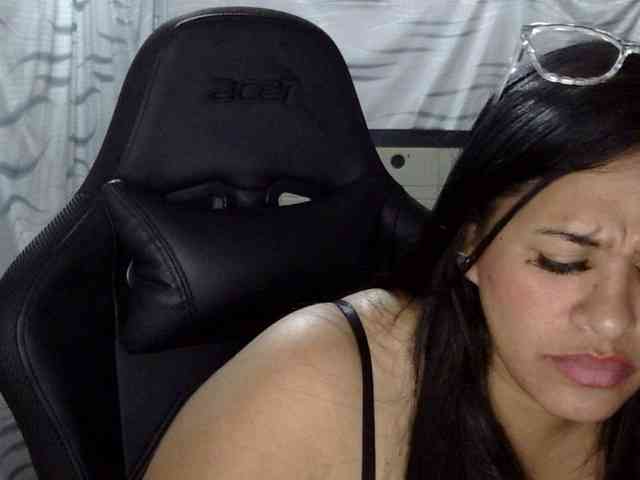 Letty33 webcam