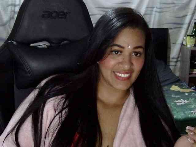 Letty33 webcam