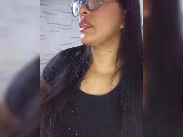 Letty33 webcam