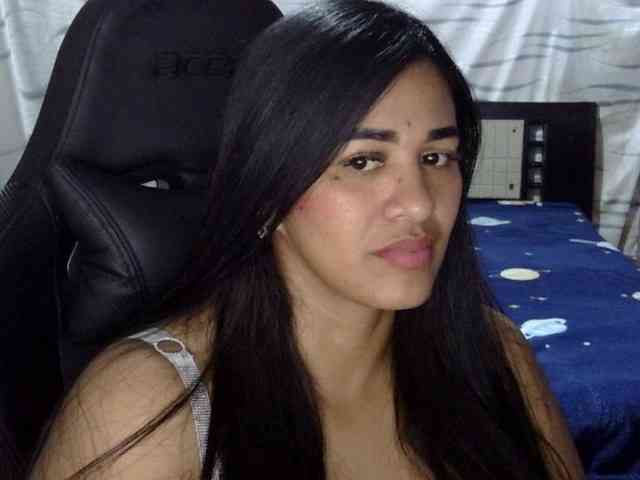 Letty33 webcam