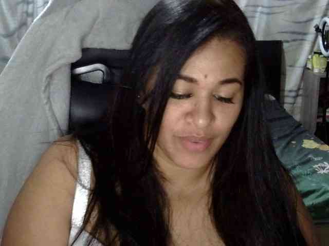 Letty33 webcam