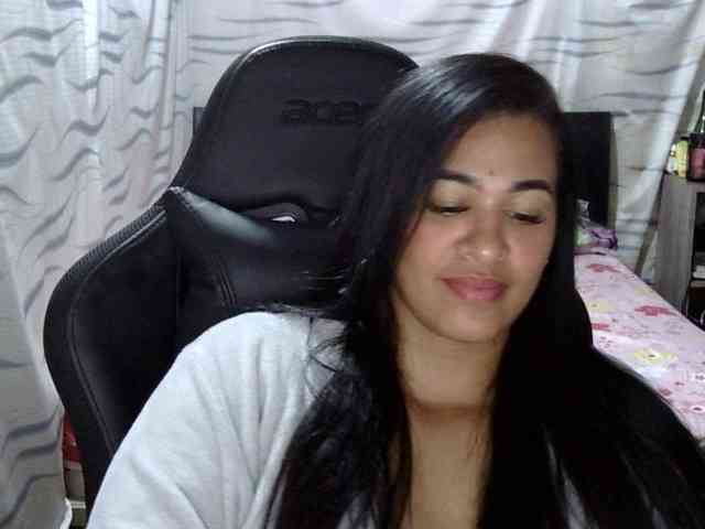 Letty33 webcam