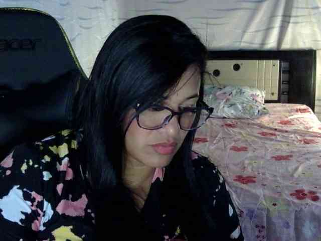 Letty33 webcam