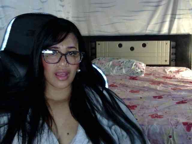 Letty33 webcam