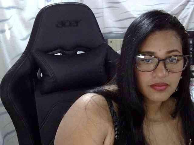 Letty33 webcam