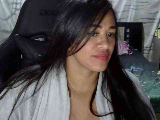 Letty33 webcam