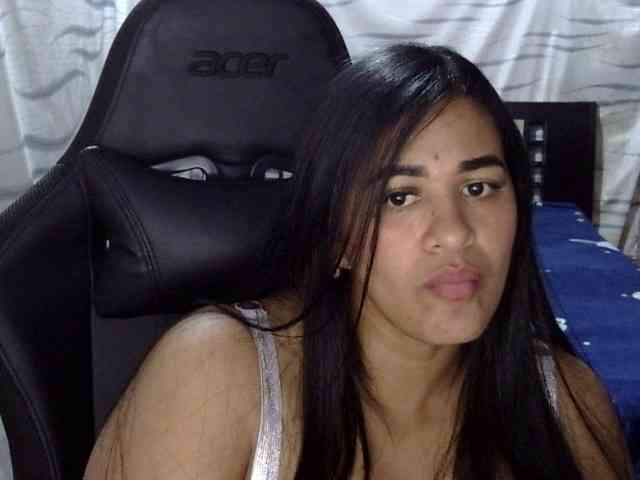 Letty33 webcam