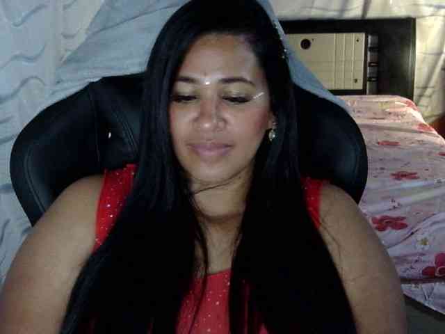 Letty33 webcam