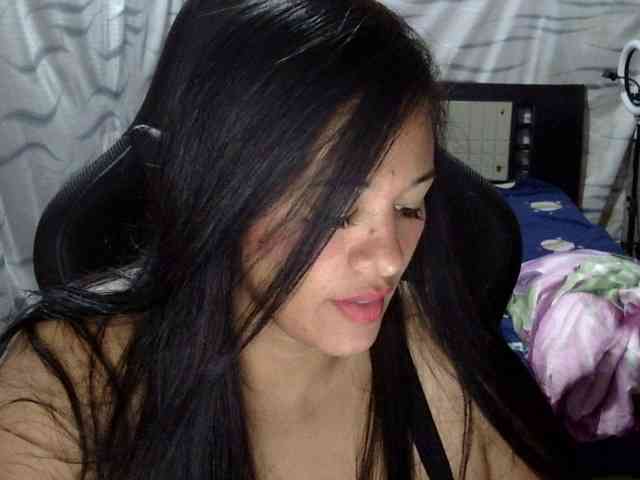 Letty33 webcam