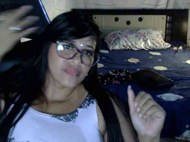Letty33 webcam