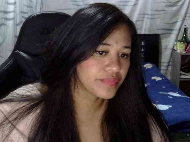 Letty33 webcam