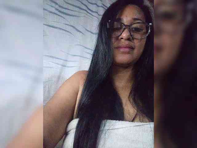 Letty33 webcam