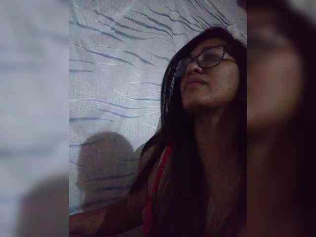 Letty33 webcam