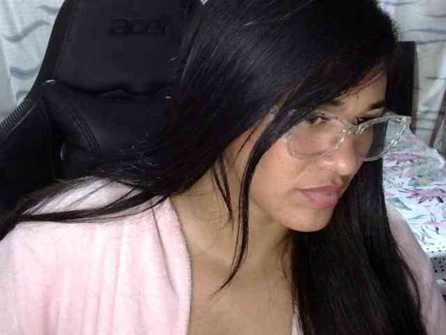 Letty33 webcam