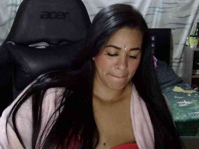 Letty33 webcam