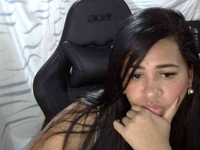 Letty33 webcam