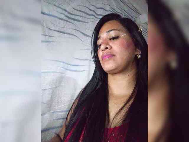 Letty33 webcam