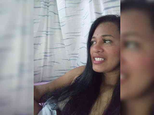 Letty33 webcam