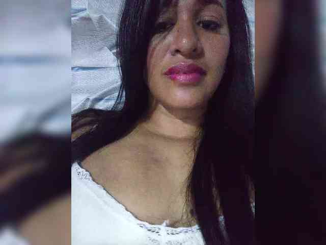 Letty33 webcam