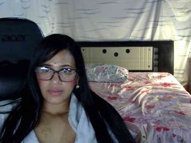 Letty33 webcam