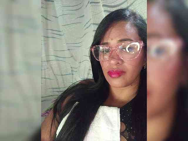 Letty33 webcam