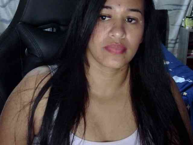 Letty33 webcam