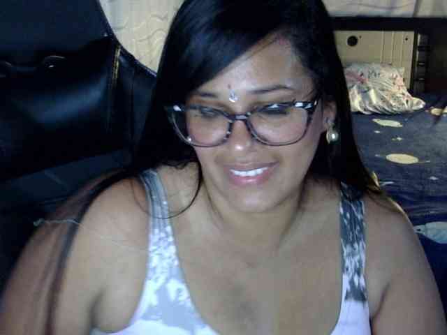 Letty33 webcam