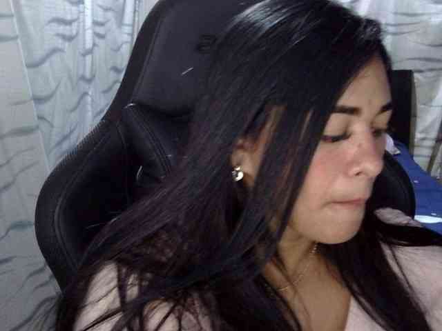 Letty33 webcam
