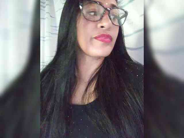 Letty33 webcam