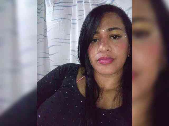 Letty33 webcam