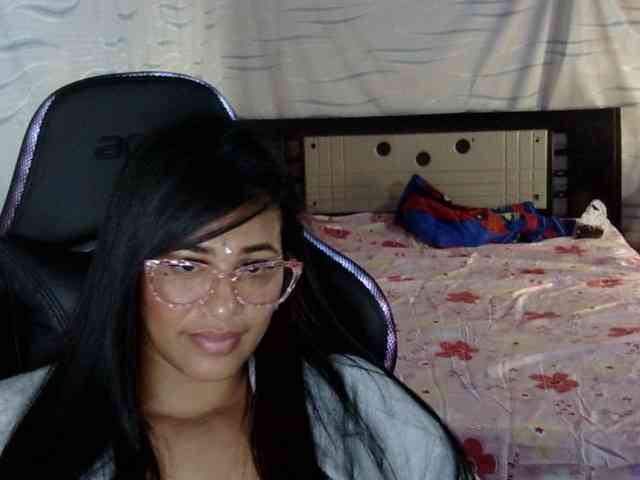 Letty33 webcam