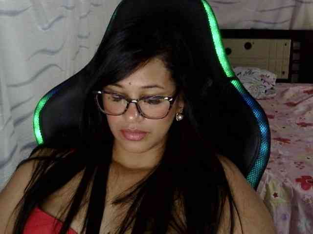 Letty33 webcam