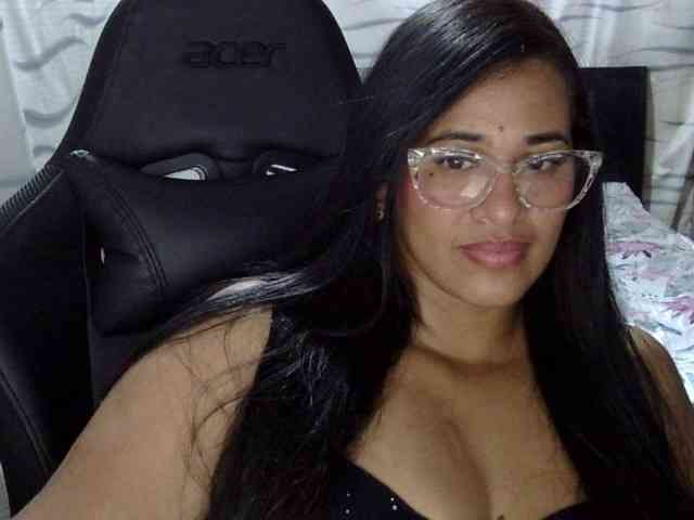 Letty33 webcam