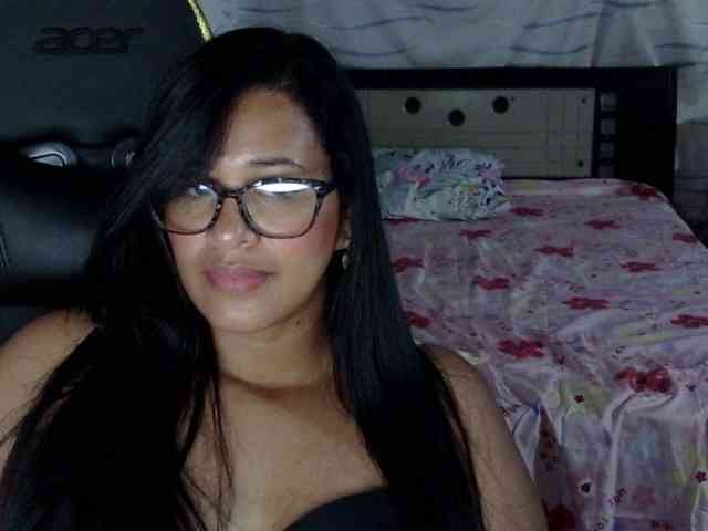Letty33 webcam