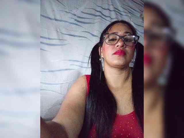Letty33 webcam