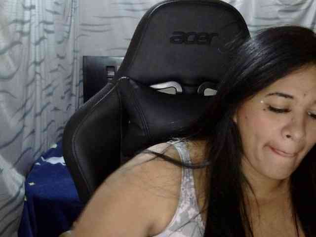 Letty33 webcam